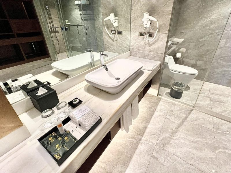 Room 909 - Two Bedroom Suite (12)