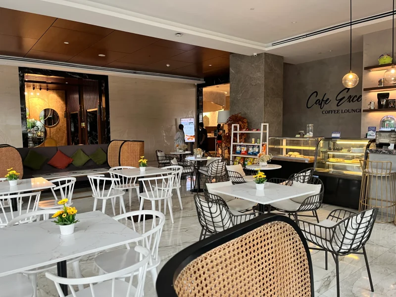 Cafe Light | The Excelsior Hotel