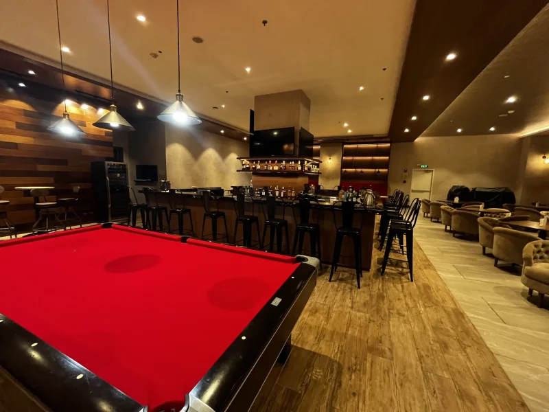 The Excelsior Hotel Sky Sport Pub